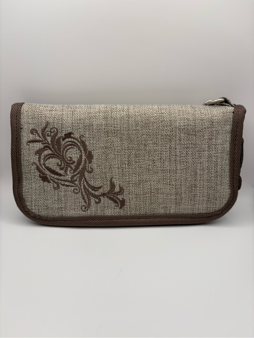 REI Neutral Beige & Brown Embroidered Women's Clutch Wallet Zippered